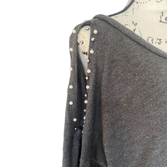 Grey SZ S cold shoulder grey lightweight sweater - Picture 2 of 6